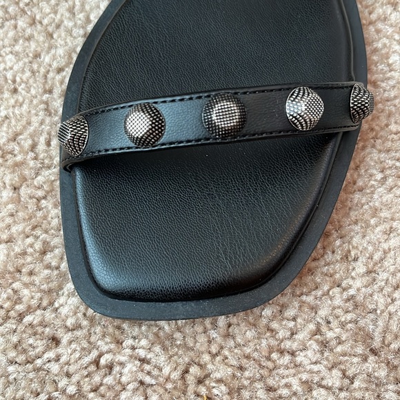 NIB Steve Madden Veronica Studded Sandals - Picture 3 of 6